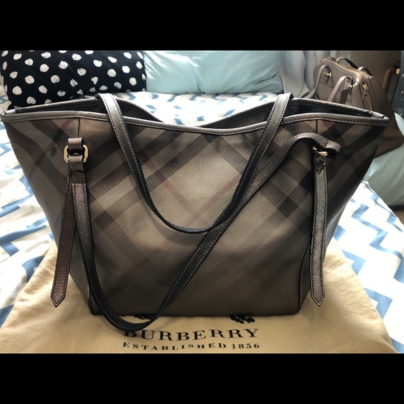 Burberry Handbags - Burberry Metallic Check Canterbury Tote
